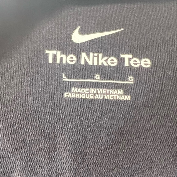 ✨Nike Large crop top cut rolled hem tie-dye short sleeve USA logo graphic print - Picture 3 of 6